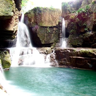 Pozo Azul de San Pedro del Rio con Cascada